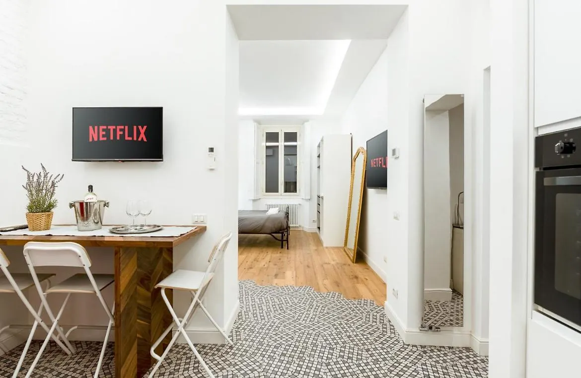 Royal Suite In Milan Apartment