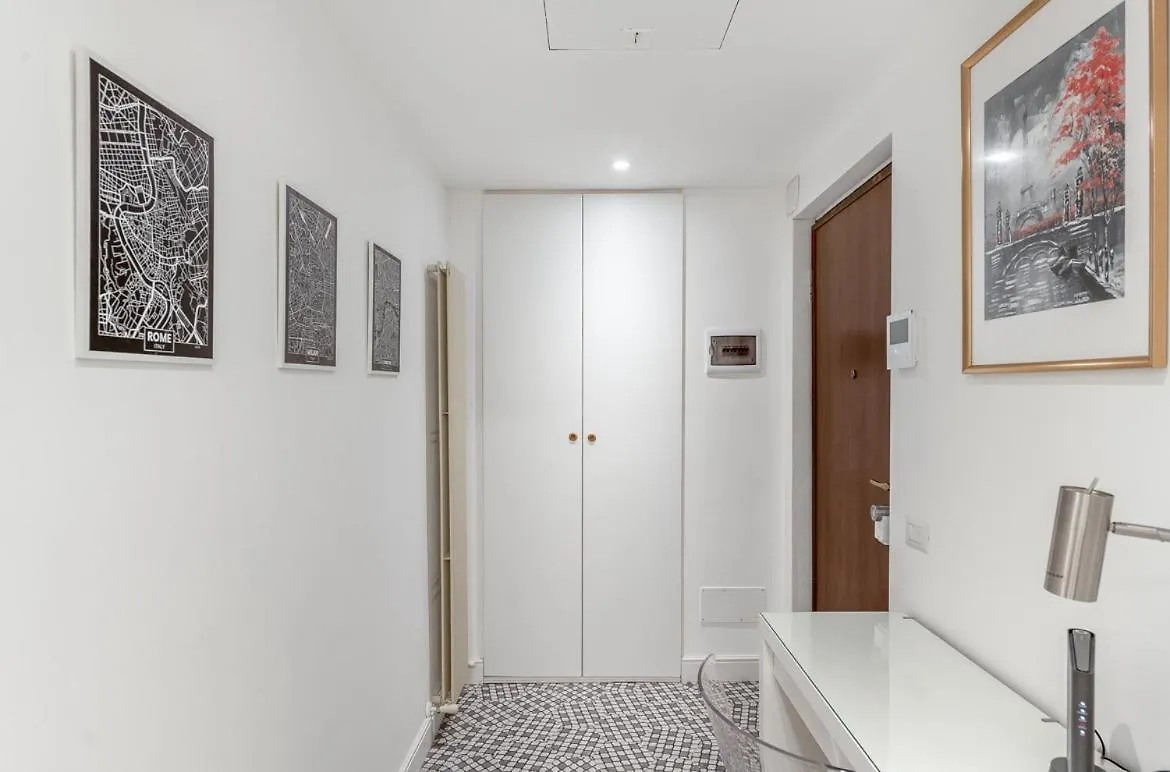 Royal Suite In Milan 0*,