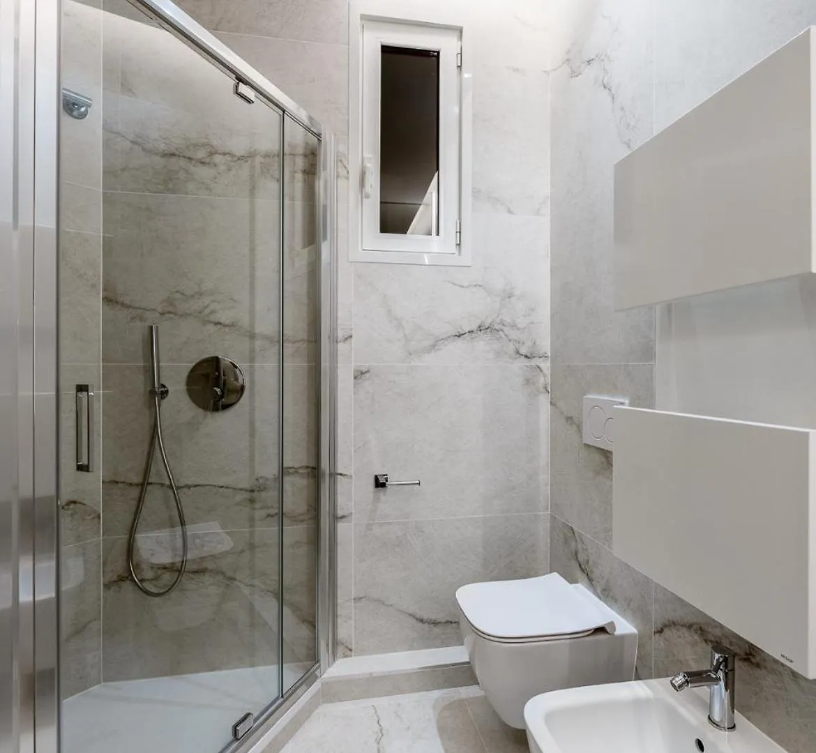 Apartment Royal Suite In Milan Italy