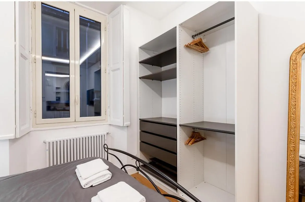 Apartment Royal Suite In Milan Italy